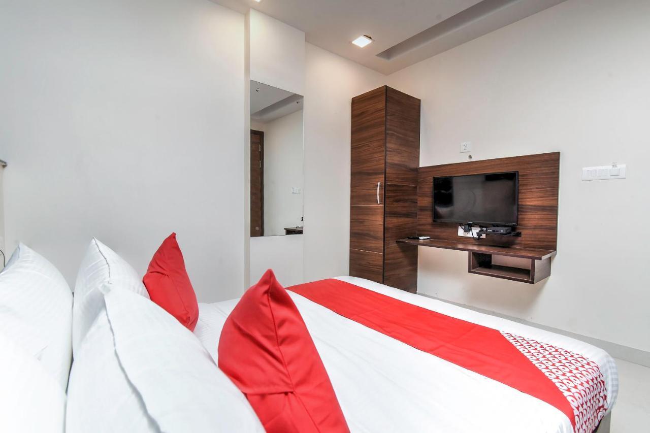 Oyo 80678 Shreenath Residency Нью-Дели Экстерьер фото