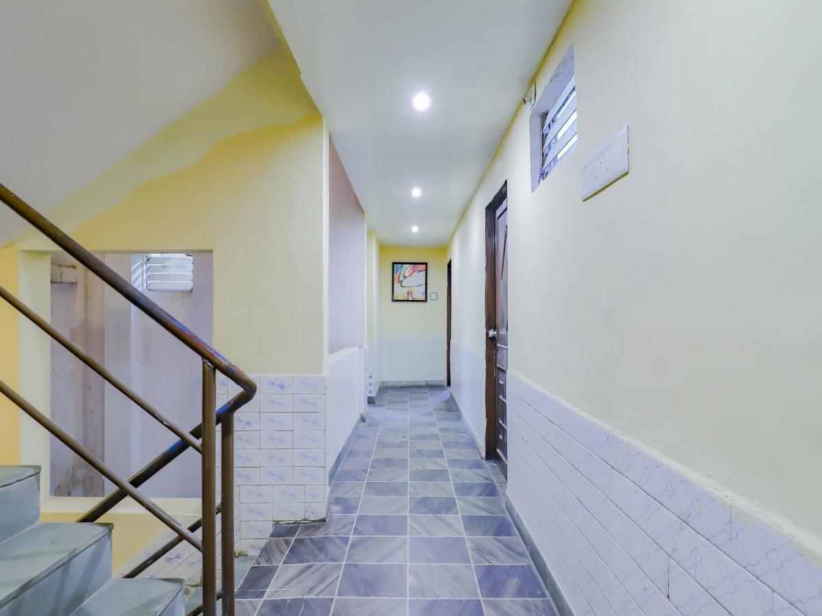 Oyo 80678 Shreenath Residency Нью-Дели Экстерьер фото